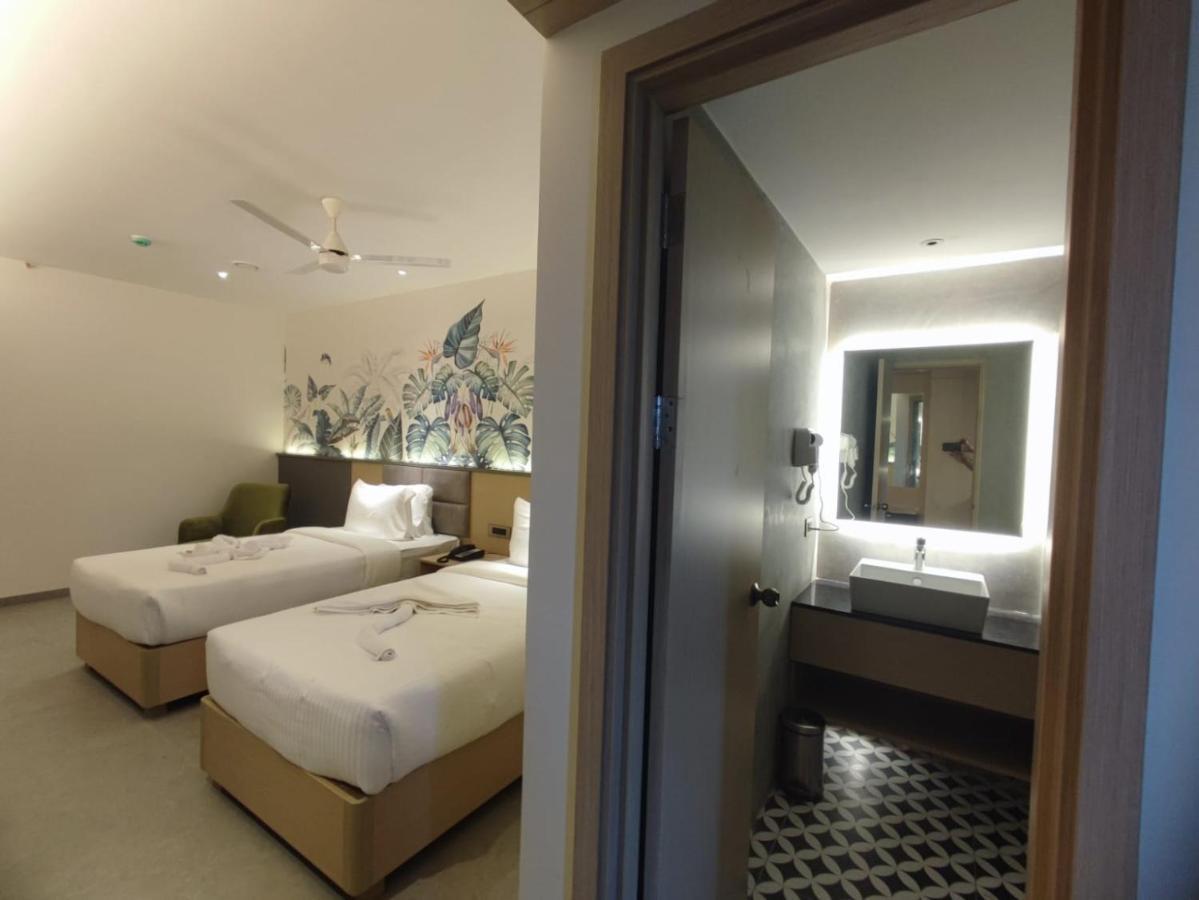 Signature Hotels فيساخاباتنام المظهر الخارجي الصورة